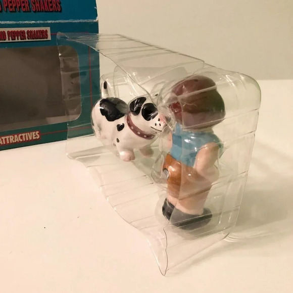 Attractives Magnetic Salt and Pepper Shakers A Lady And A  Tramp Dog - Picture 12 of 15